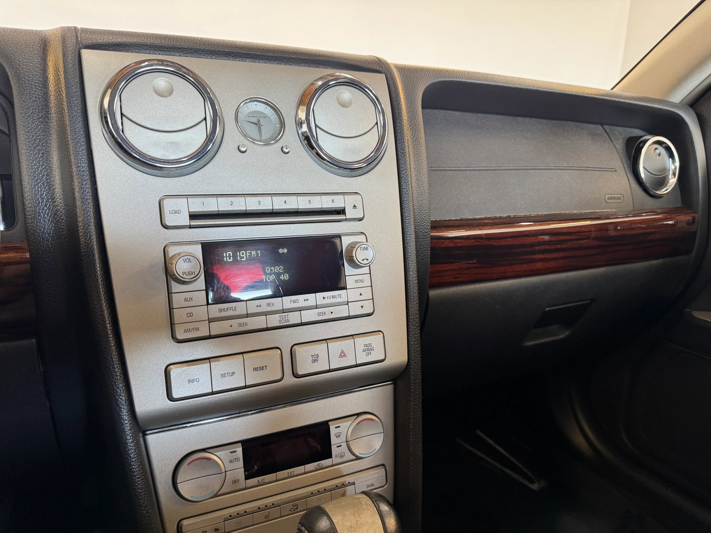 Used 2007 Lincoln MKZ image 17