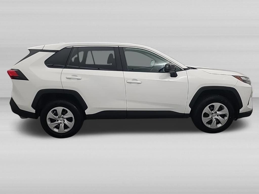 Used 2025 Toyota RAV4 LE AWD/4WD image 3