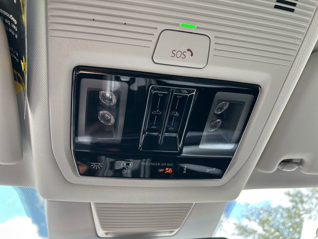 New 2025 Volkswagen Tiguan SE image 35