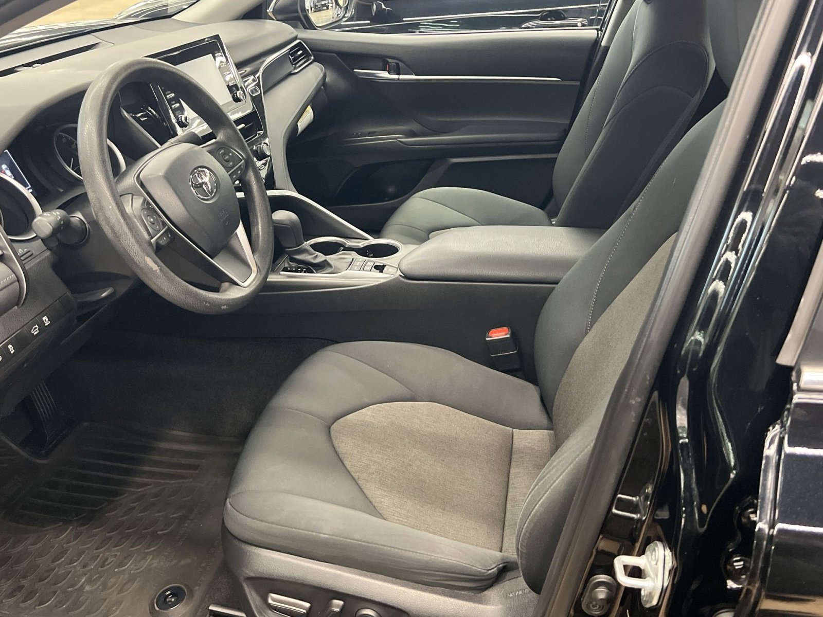 Used 2023 Toyota Camry LE image 11