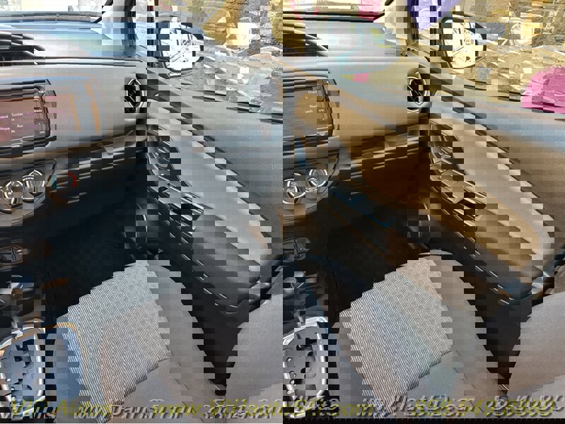 Used 2017 Toyota Yaris LE image 18