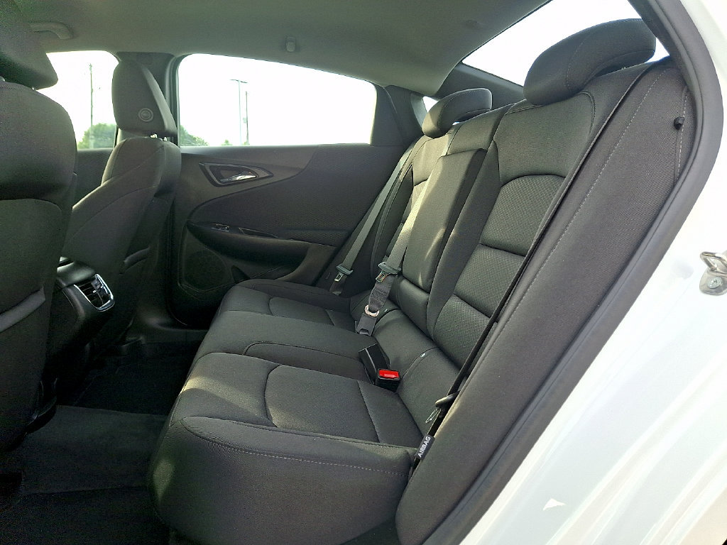 Used 2019 Chevrolet Malibu LT w/ Driver Confidence Package FWD image 9