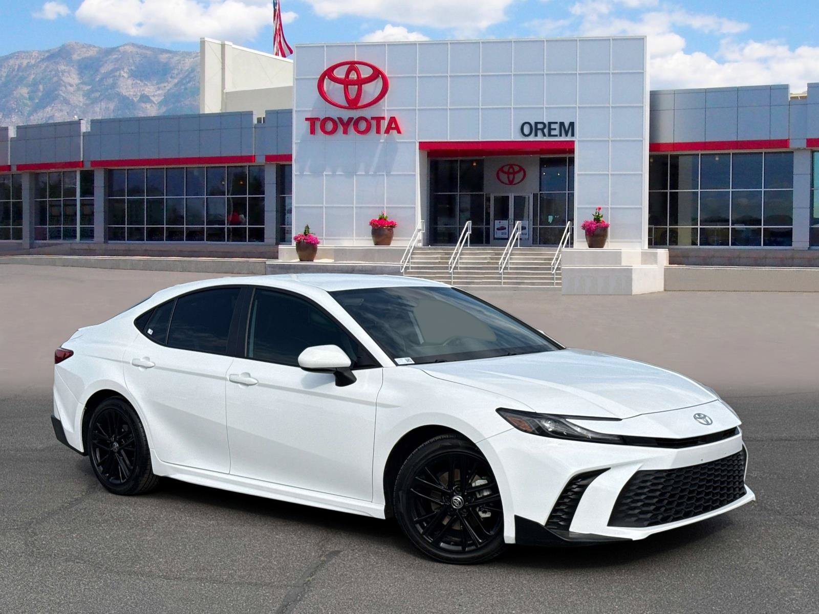 Used 2025 Toyota Camry SE w/ Multimedia Upgrade Package FWD image 1