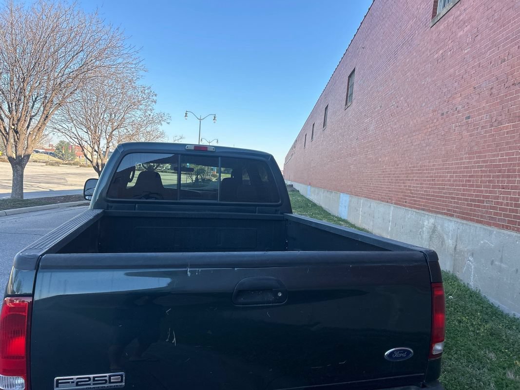 Used 2006 Ford F250 4x4 Crew Cab Super Duty image 3