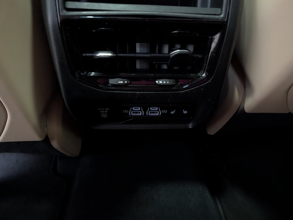 Used 2023 Jeep Grand Cherokee 4WD 4xe w/ Luxury Tech Group II image 11