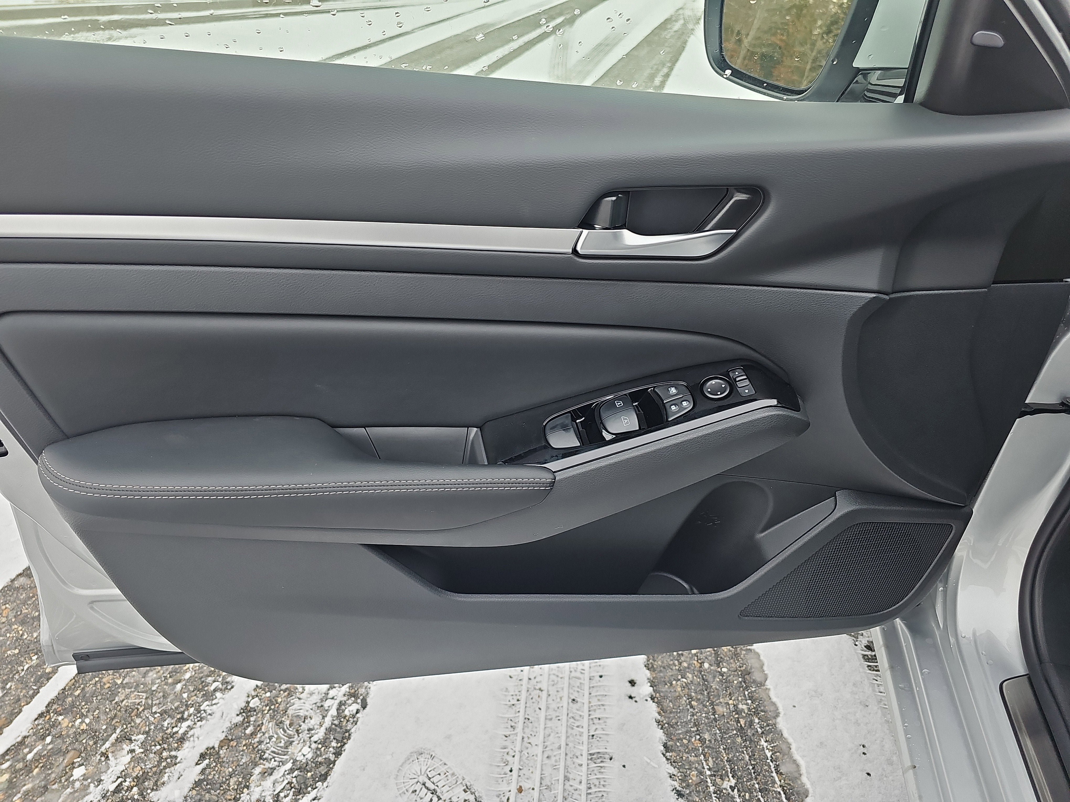 New 2025 Nissan Altima 2.5 SL image 17