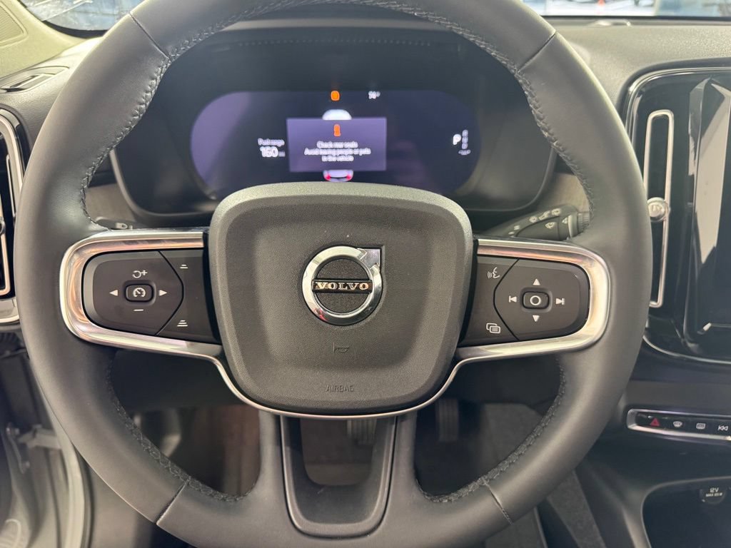 Certified 2024 Volvo XC40 B5 Plus w/ Climate Package AWD/4WD image 28