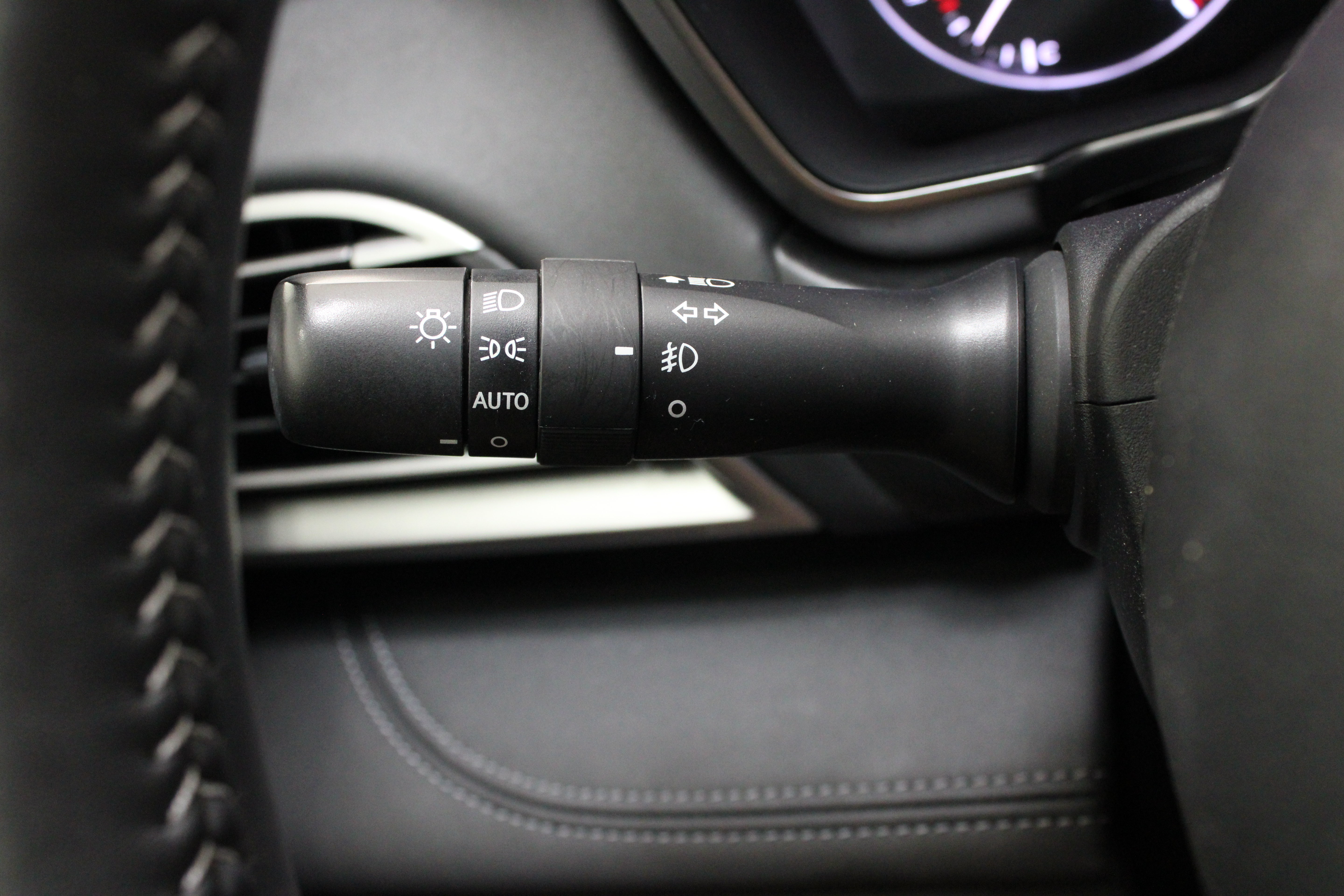 Used 2023 Subaru Outback Touring XT AWD/4WD image 27