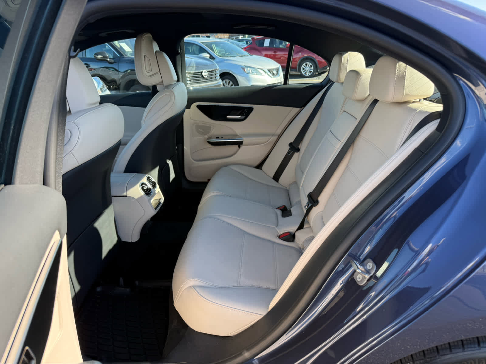 Used 2025 Mercedes-Benz C 300 4MATIC Sedan image 17