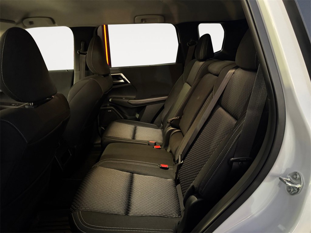 New 2026 Mitsubishi Outlander ES image 13