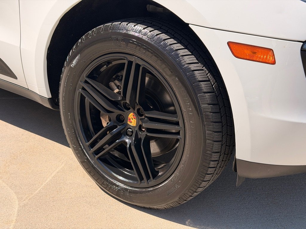 Used 2015 Porsche Macan S w/ Premium Package Plus image 3