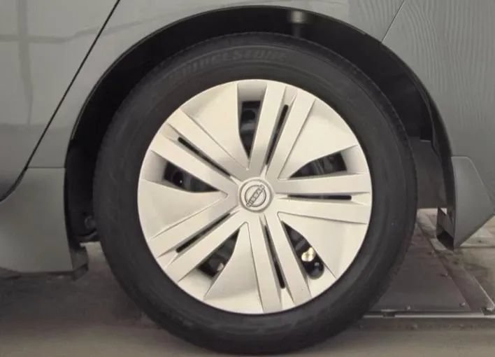 Used 2025 Nissan Leaf S FWD image 9