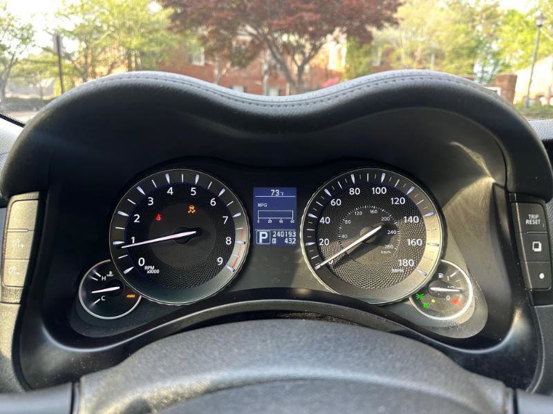 Used 2011 INFINITI M37 w/ Sport Pkg RWD image 24