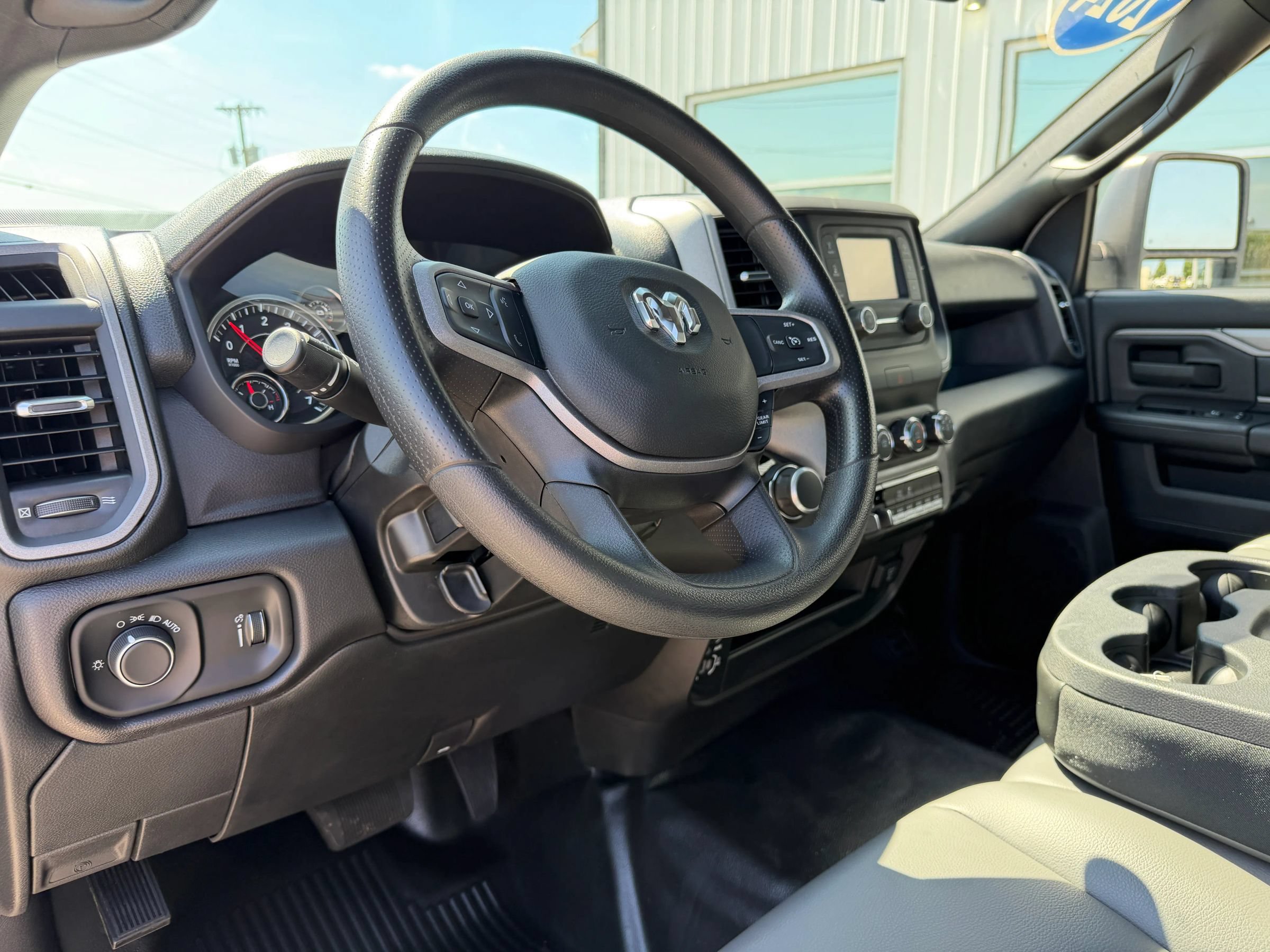 Used 2024 RAM 3500 Tradesman AWD/4WD image 17