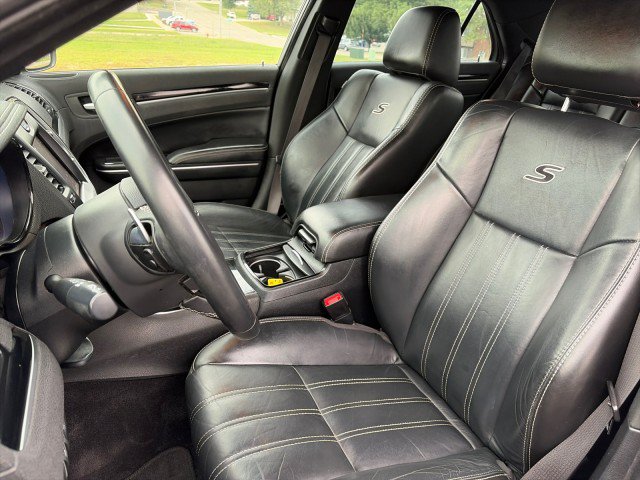 Used 2017 Chrysler 300 S w/ 300S Premium Group AWD/4WD image 10