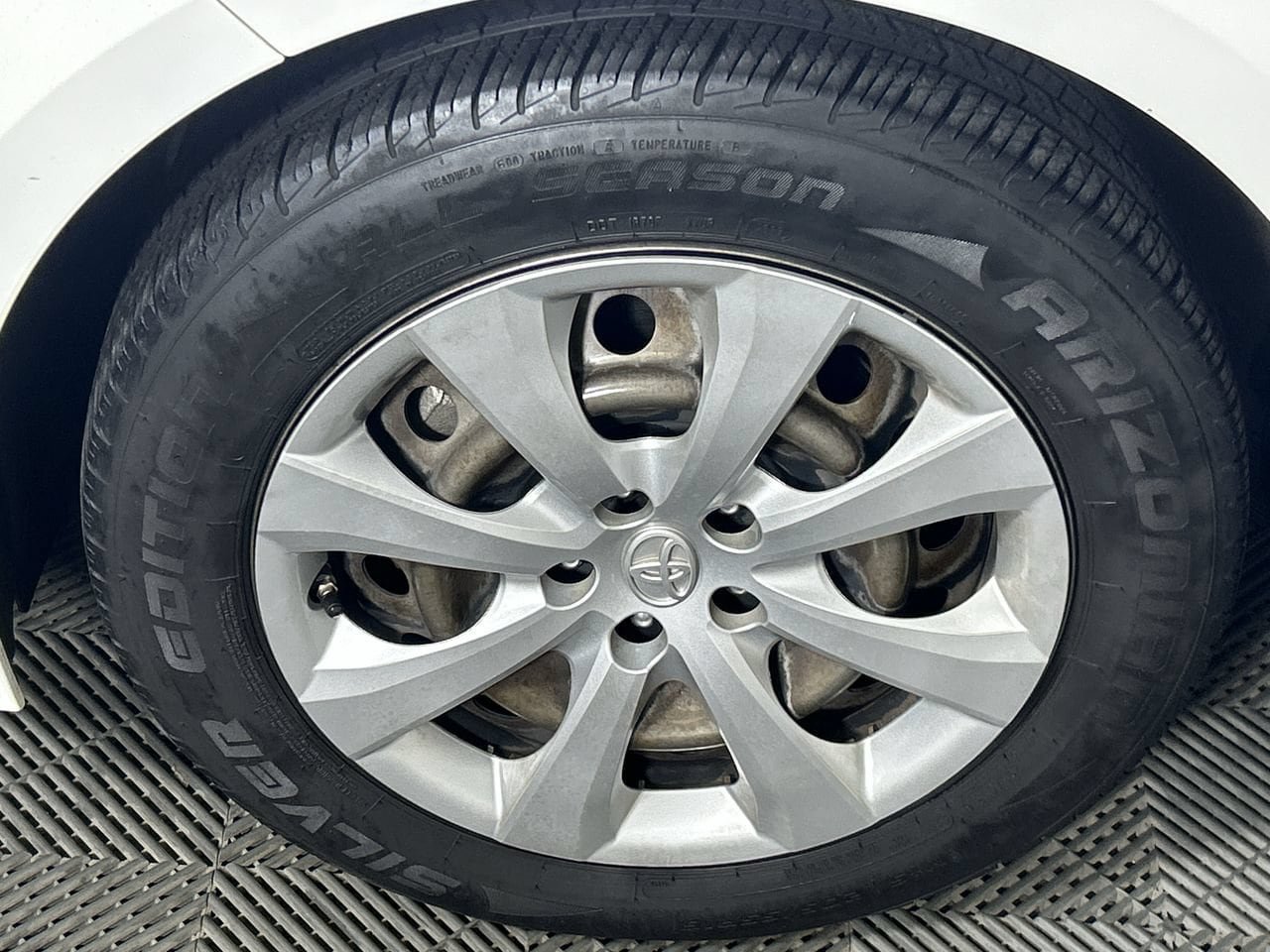 Used 2021 Toyota Corolla LE w/ Carpet Mat Package (TMS) FWD image 10
