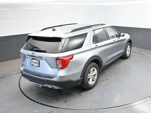 Used 2024 Ford Explorer XLT w/ Equipment Group 202A AWD/4WD image 35