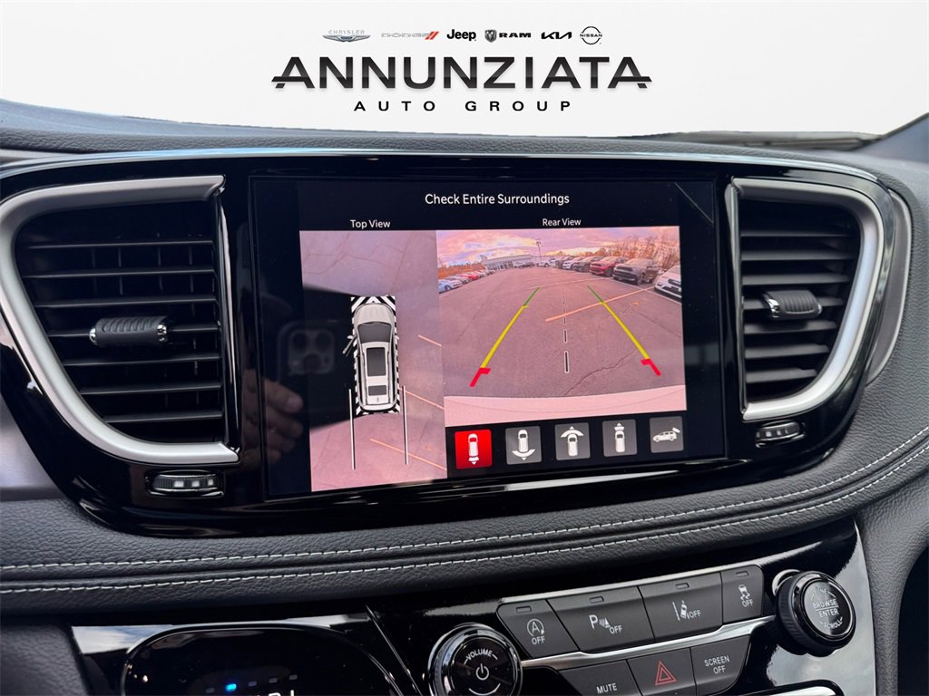 New 2026 Chrysler Pacifica Select image 23