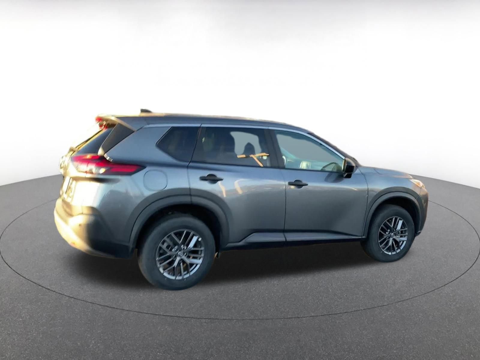 Used 2023 Nissan Rogue S image 14