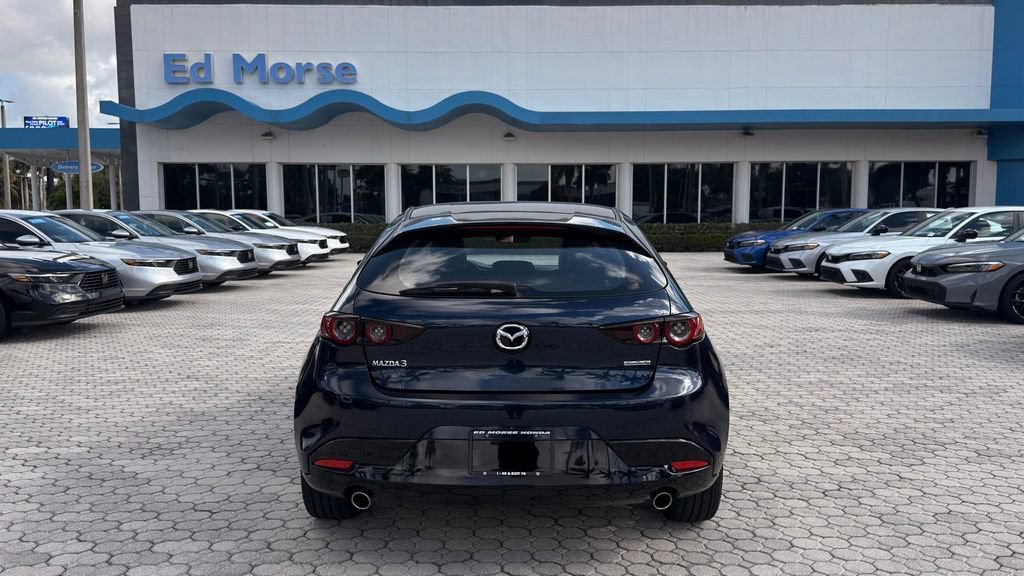 Used 2020 MAZDA MAZDA3 Hatchback FWD image 11