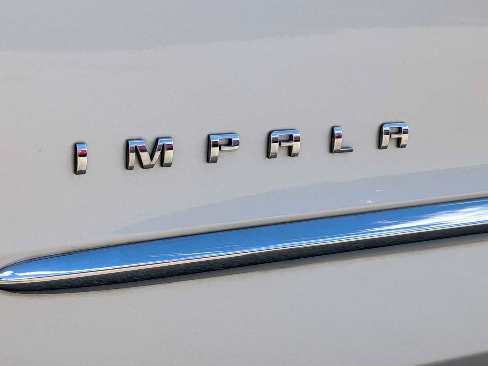 Used 2016 Chevrolet Impala LTZ w/ Enhanced Convenience Package FWD image 11
