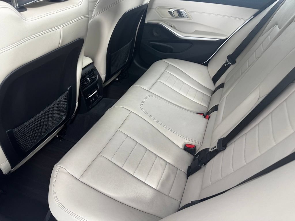 Used 2019 BMW 330i xDrive Sedan w/ Premium Package AWD/4WD image 16