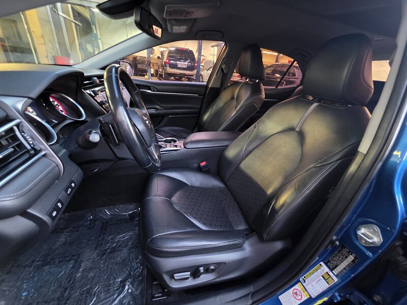Used 2018 Toyota Camry XSE FWD image 10