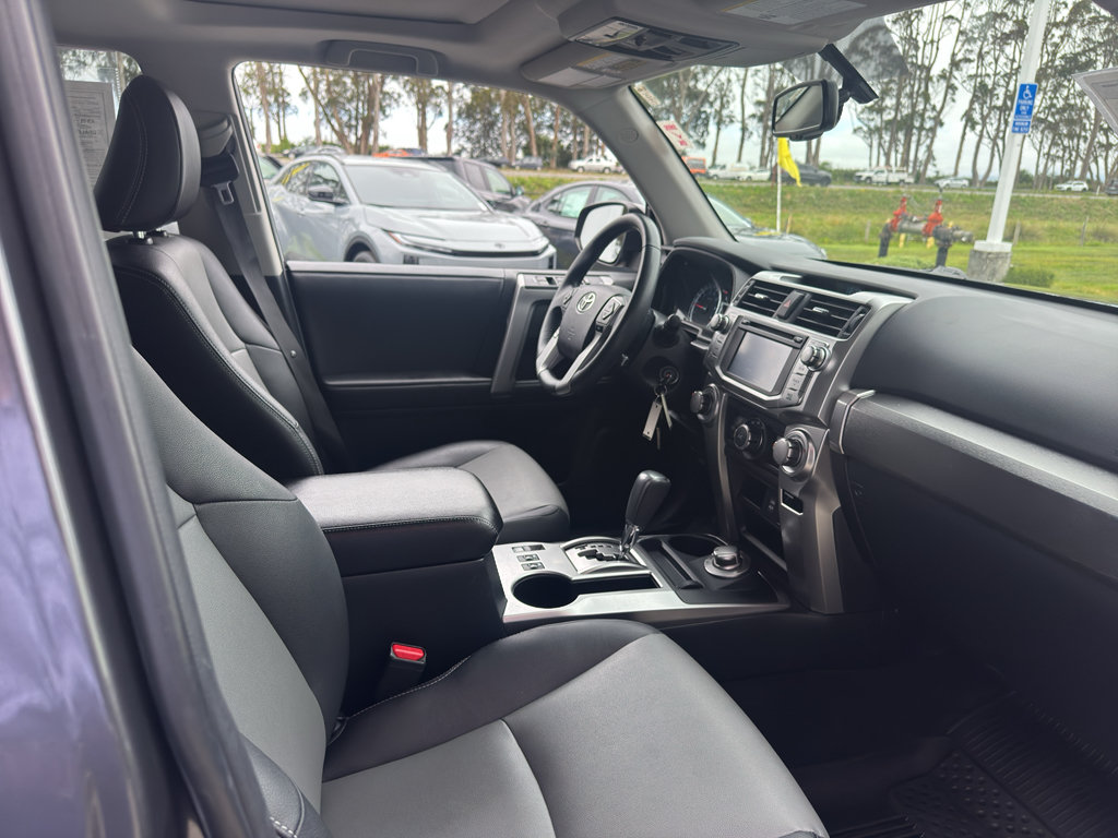 Used 2018 Toyota 4Runner SR5 Premium AWD/4WD image 18
