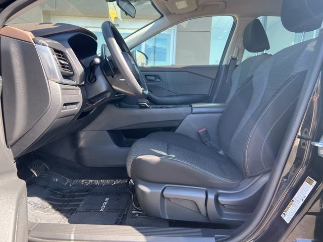 Used 2022 Nissan Rogue S image 6