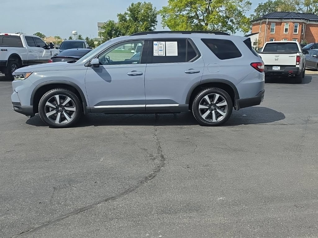 Used 2024 Honda Pilot Touring image 4
