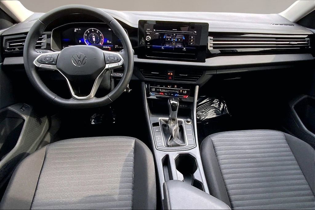 Certified 2025 Volkswagen Jetta S image 15