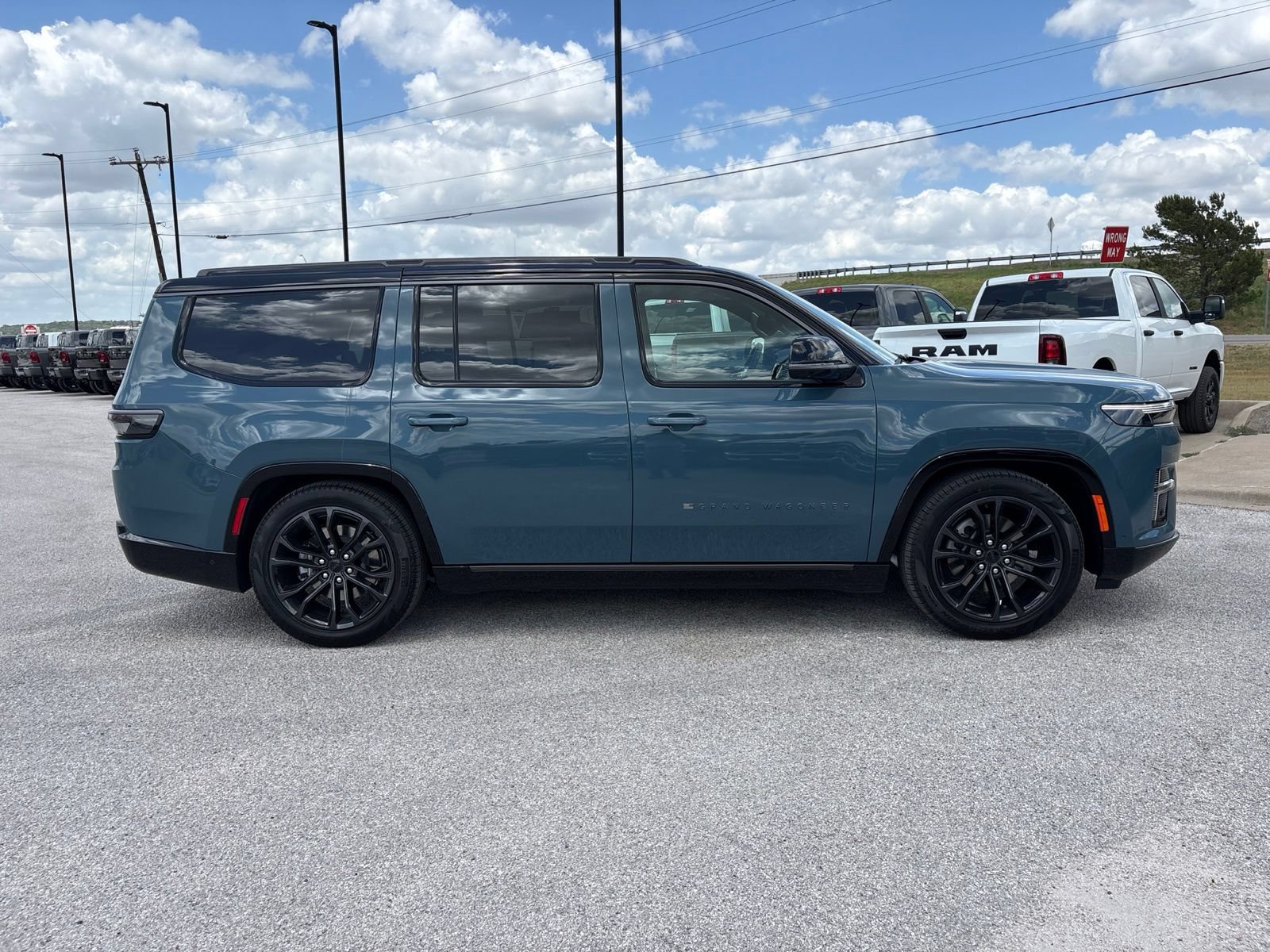 New 2026 Jeep Grand Wagoneer Summit w/ Rear Seat Video Group I AWD/4WD image 7