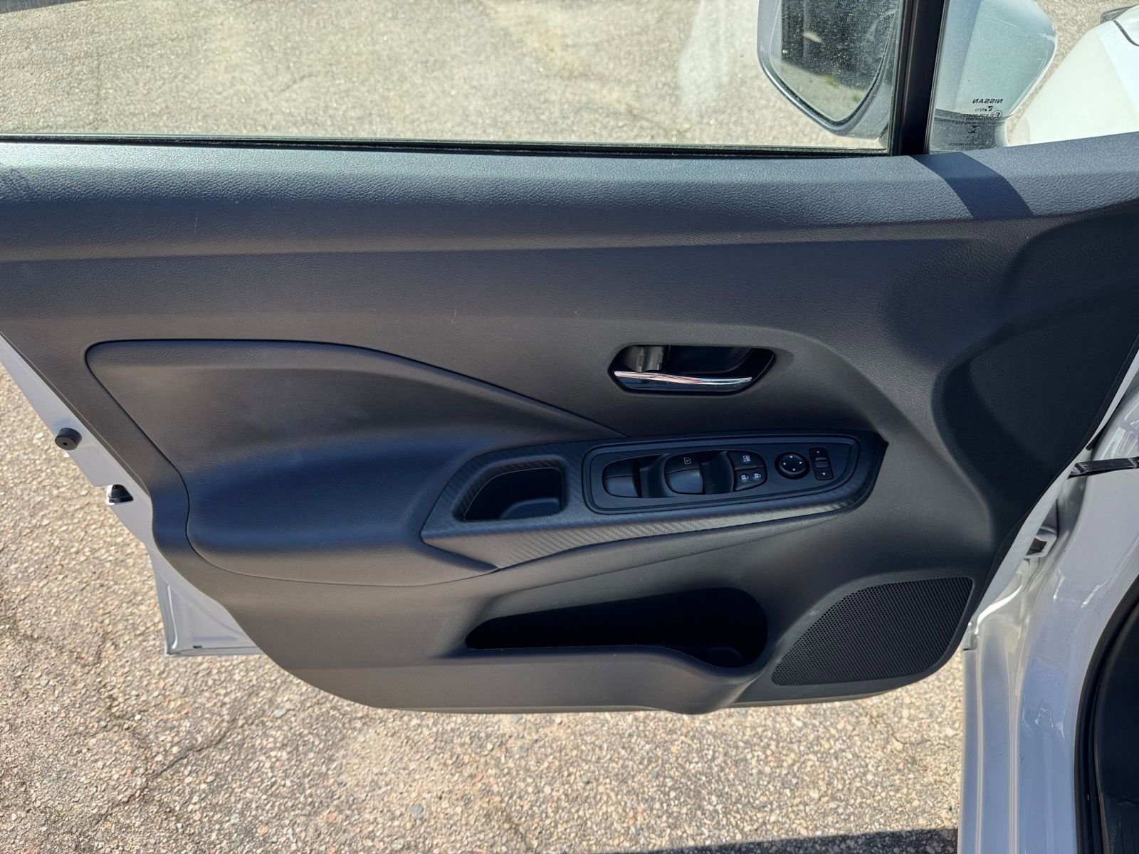 Used 2025 Nissan Versa SV image 18