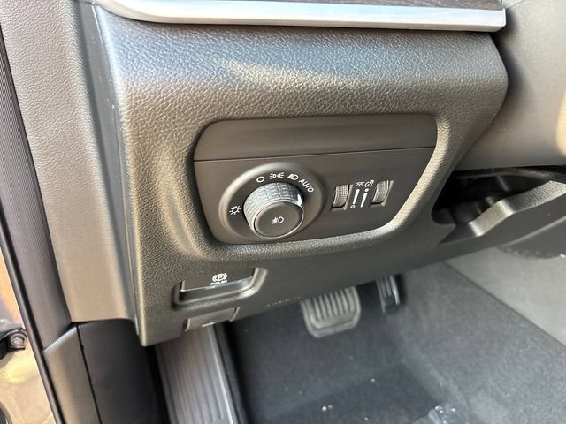 New 2027 Jeep Grand Cherokee Limited AWD/4WD image 17