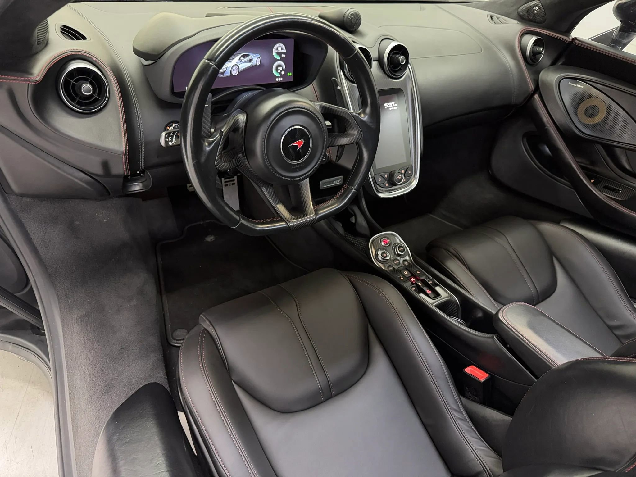 Used 2017 McLaren 570S RWD image 3