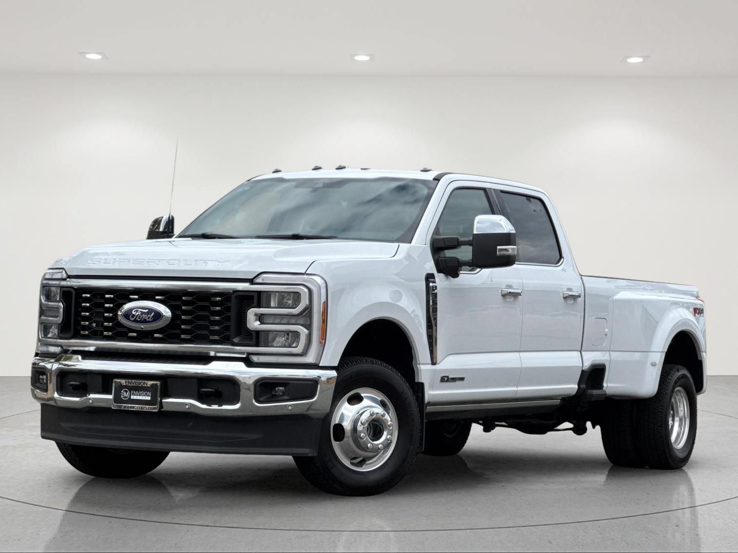 Used 2025 Ford F350 Lariat w/ Lariat Ultimate Package AWD/4WD image 2