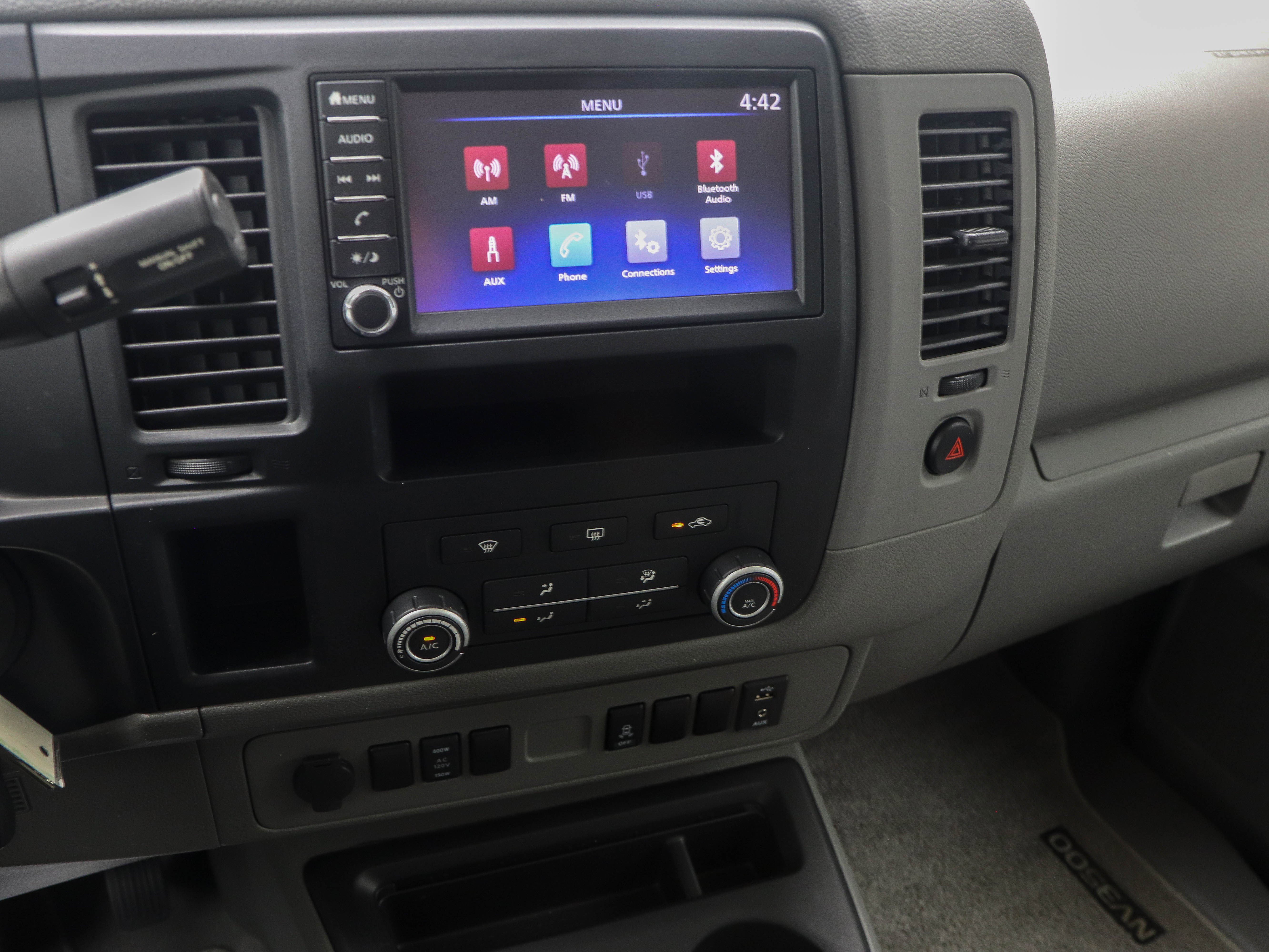 Used 2019 Nissan NV 3500 SV image 18