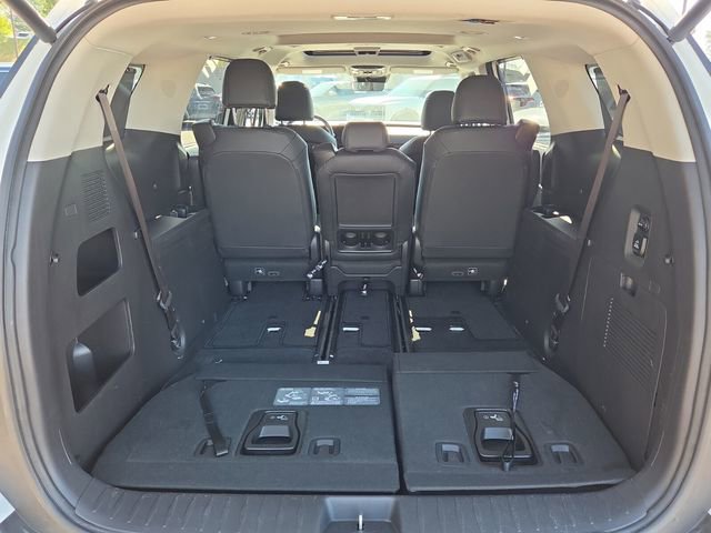 Used 2025 Kia Carnival SX w/ SX Dark Edition Package FWD image 17