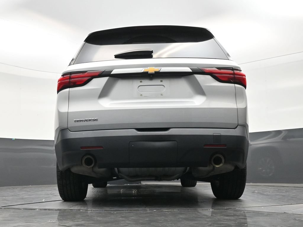 Used 2022 Chevrolet Traverse LS FWD image 22