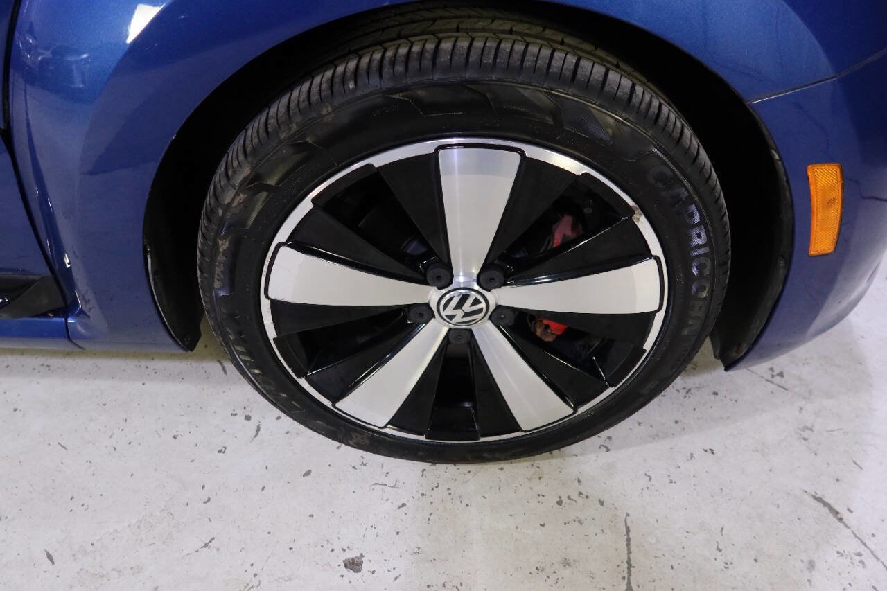 Used 2013 Volkswagen Beetle 2.0T image 33