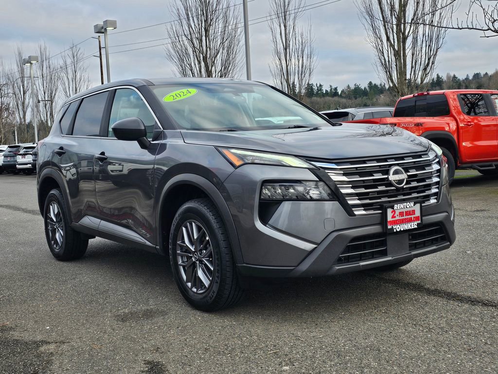 Used 2024 Nissan Rogue S image 3