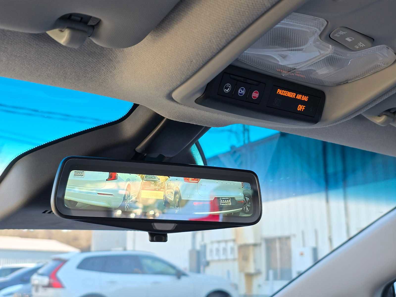 Used 2017 Chevrolet Bolt Premier w/ Driver Confidence II Package image 27