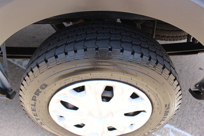 Used 2023 Ford Transit 350 XLT RWD image 33
