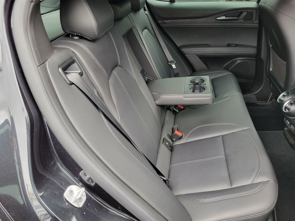 Used 2024 Alfa Romeo Stelvio Sprint image 20