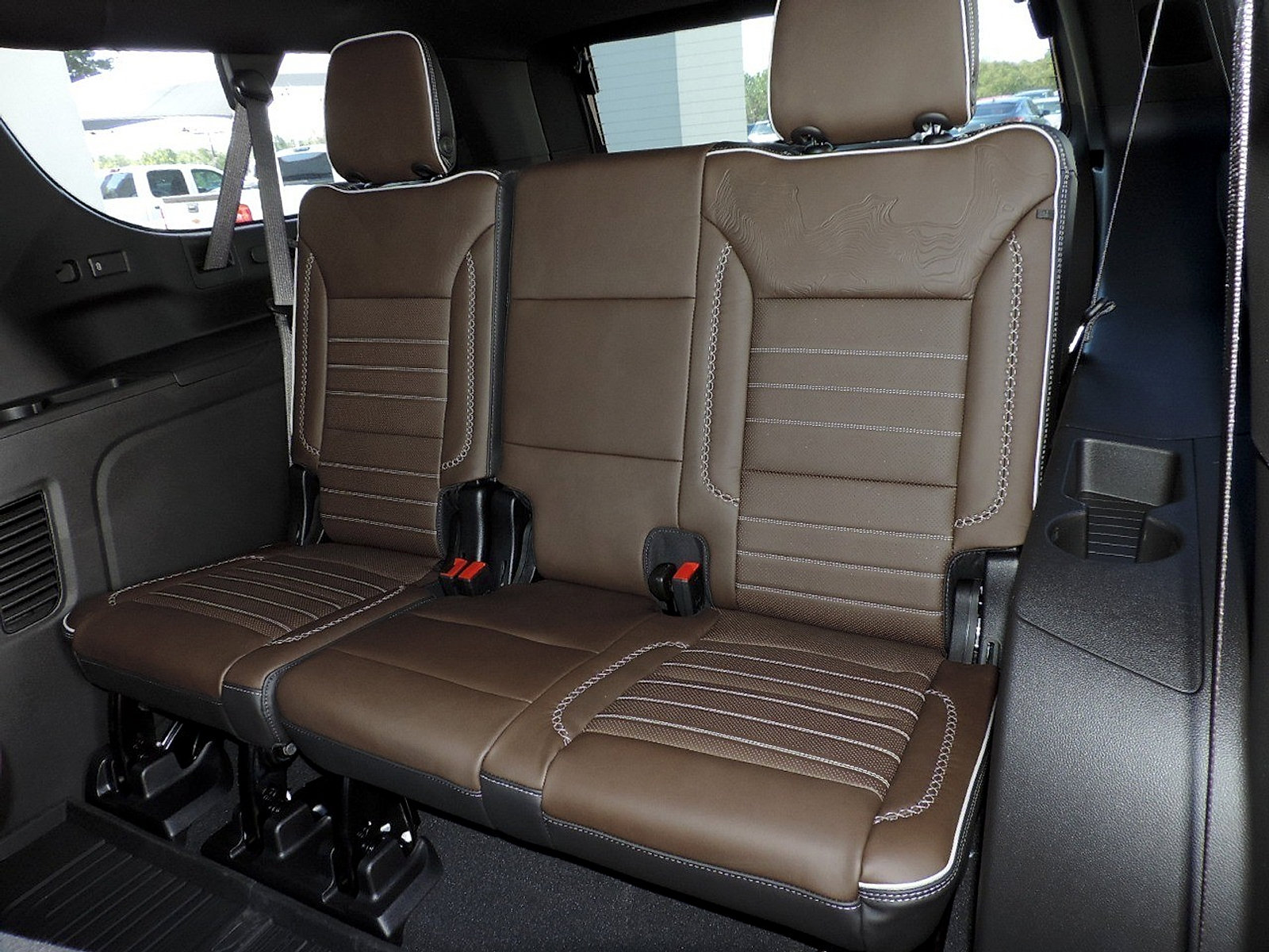 New 2026 GMC Yukon XL Denali Ultimate w/ LPO, Floor Liner Package AWD/4WD image 21