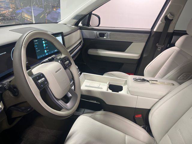 New 2025 Hyundai Santa Fe Calligraphy FWD image 10