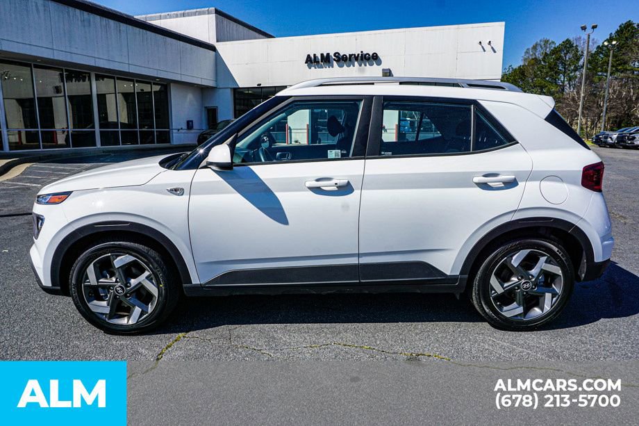 Used 2025 Hyundai Venue SEL image 7