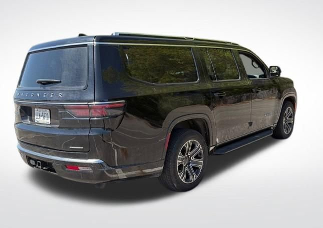 Used 2024 Jeep Wagoneer L Series II w/ Flexible Seating Group image 16