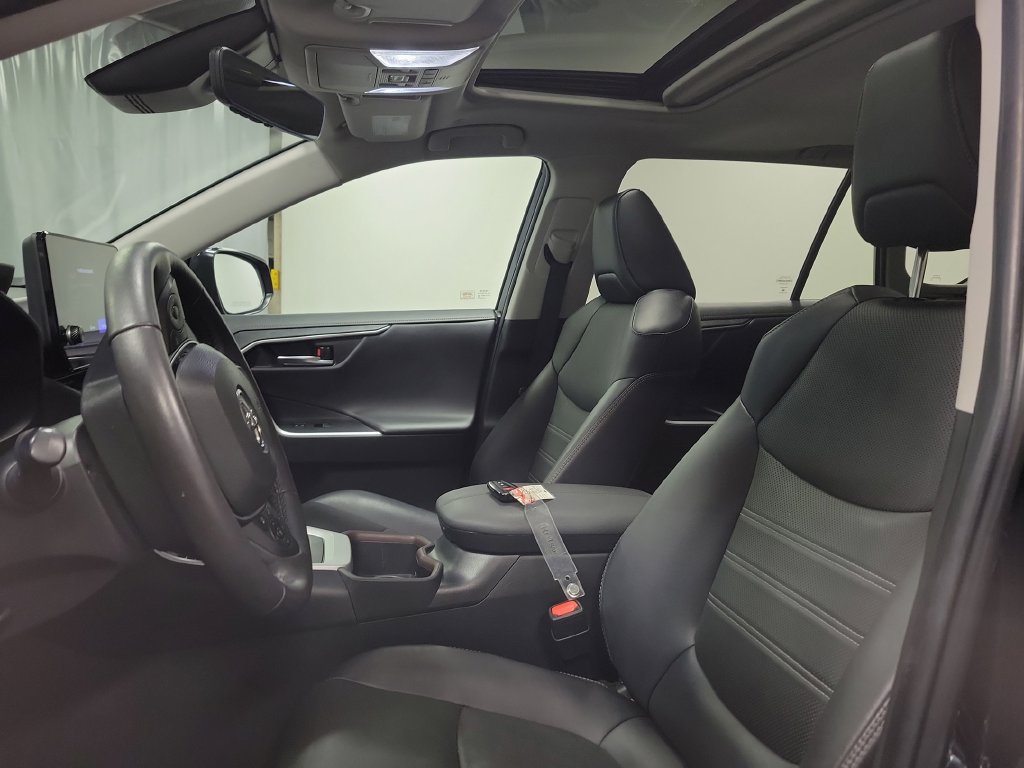 Used 2023 Toyota RAV4 Limited w/ Limited Grade Weather Package AWD/4WD image 15