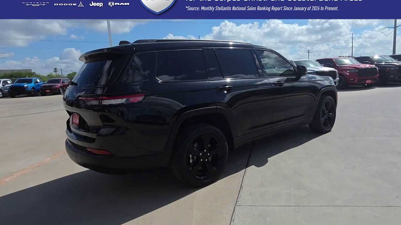 Used 2024 Jeep Grand Cherokee L Limited w/ Black Appearance Package AWD/4WD image 8